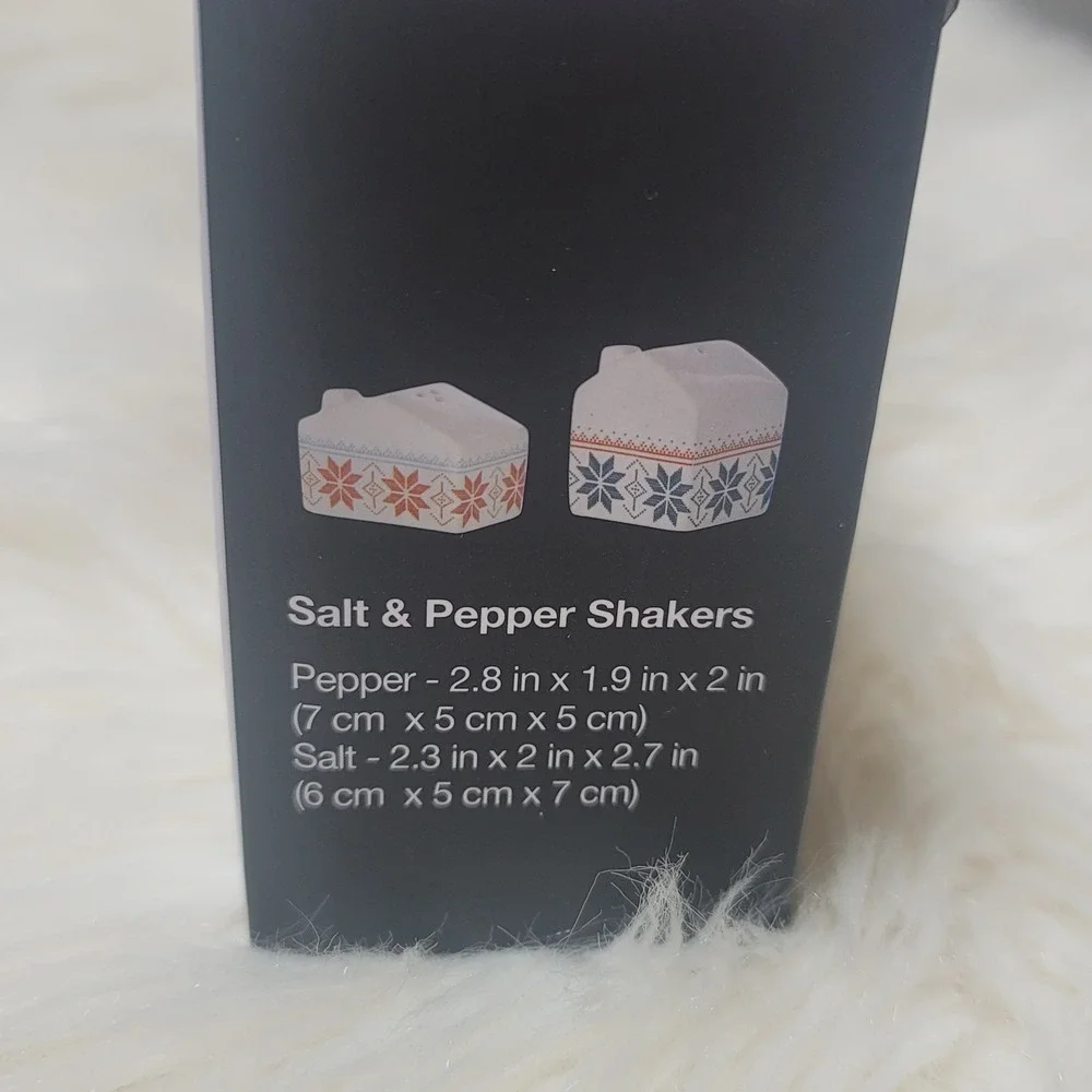 NIB The Cellar Holiday Salt & Pepper Shaker Set Stoneware Snowflake House